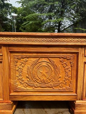Bàn Giám Đốc Gỗ Tự Nhiên Chạm Khắc Trống Đồng Đông Sơn Cao Cấp