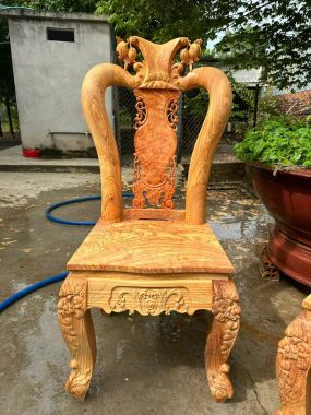 Ghế Đơn Salon Gỗ Gõ Đỏ - Tay Cột 12 Chạm Nghê Đỉnh
