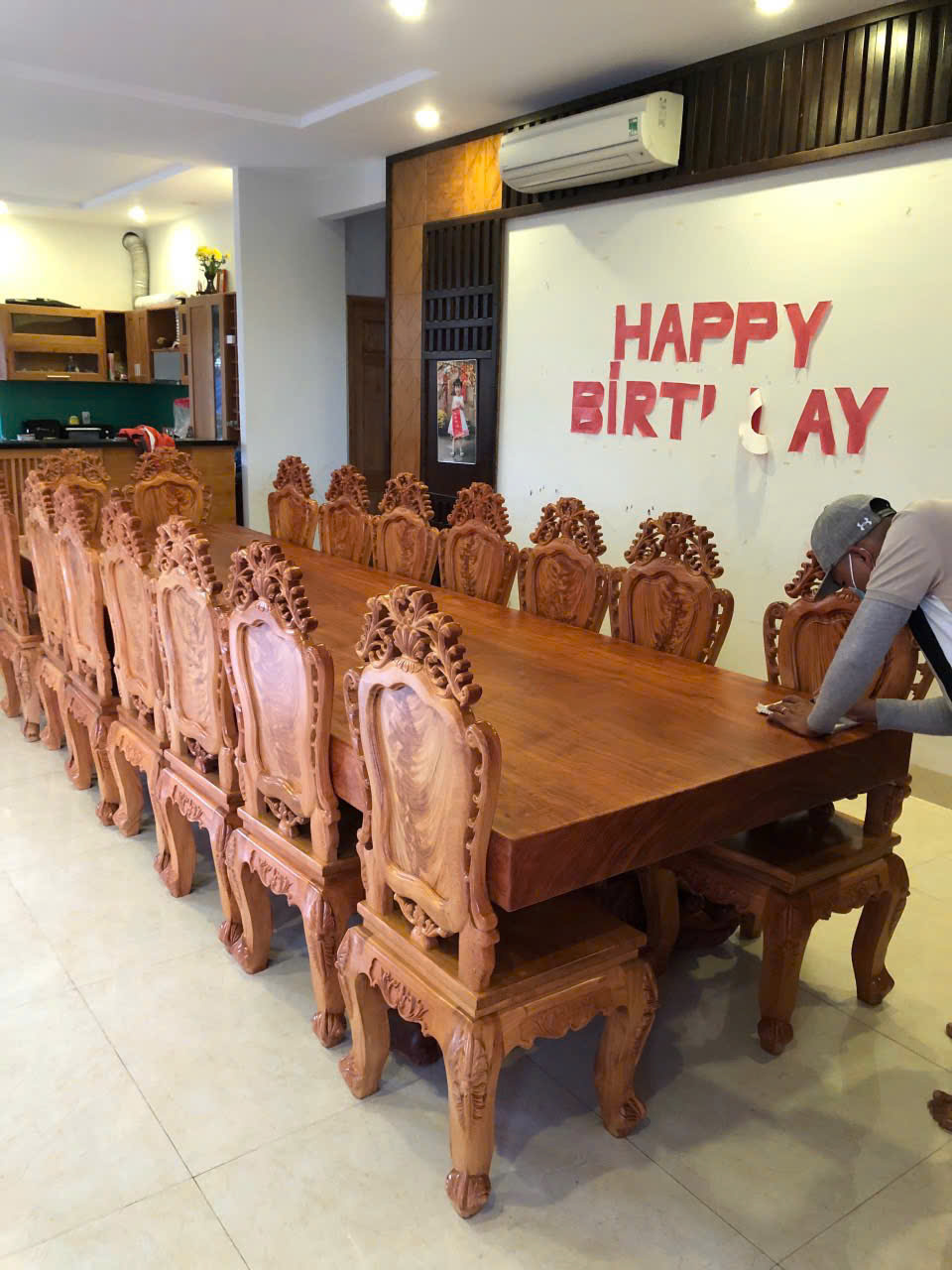 Bộ bàn ăn chữ nhật (mặt oval) chạm hoa hồng