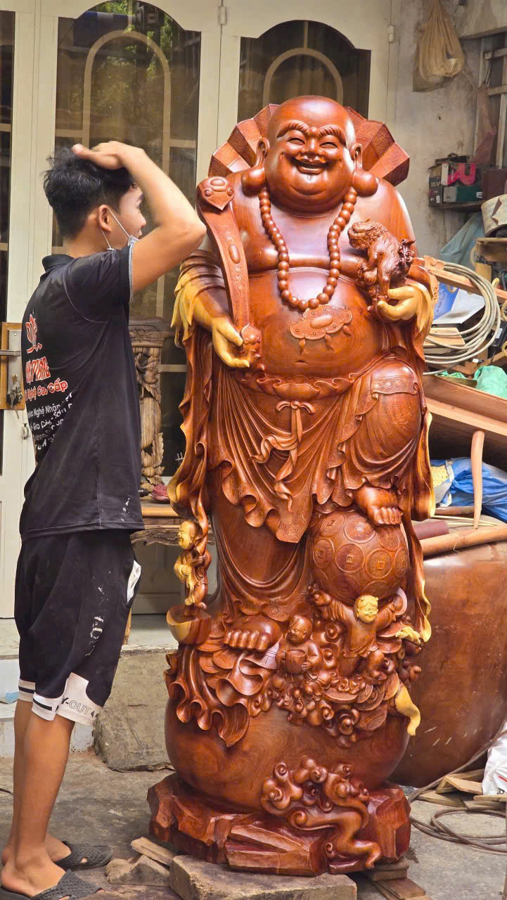 Tượng Phật Di Lặc chúc phúc