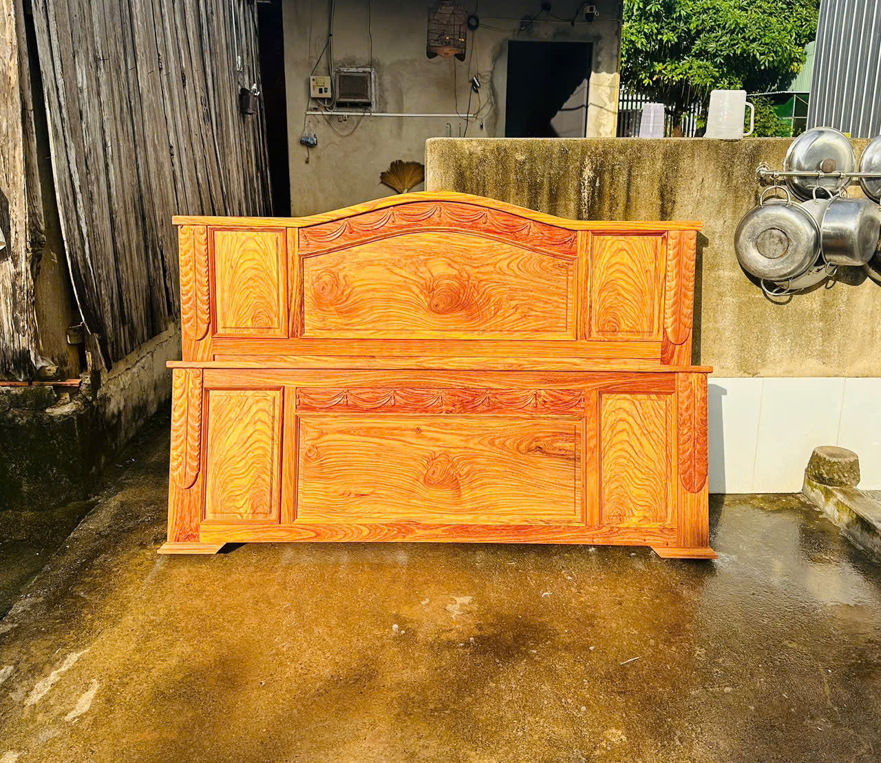 Giường Ngủ Hiện Đại Pano Trơn - Vân Gỗ Xoáy