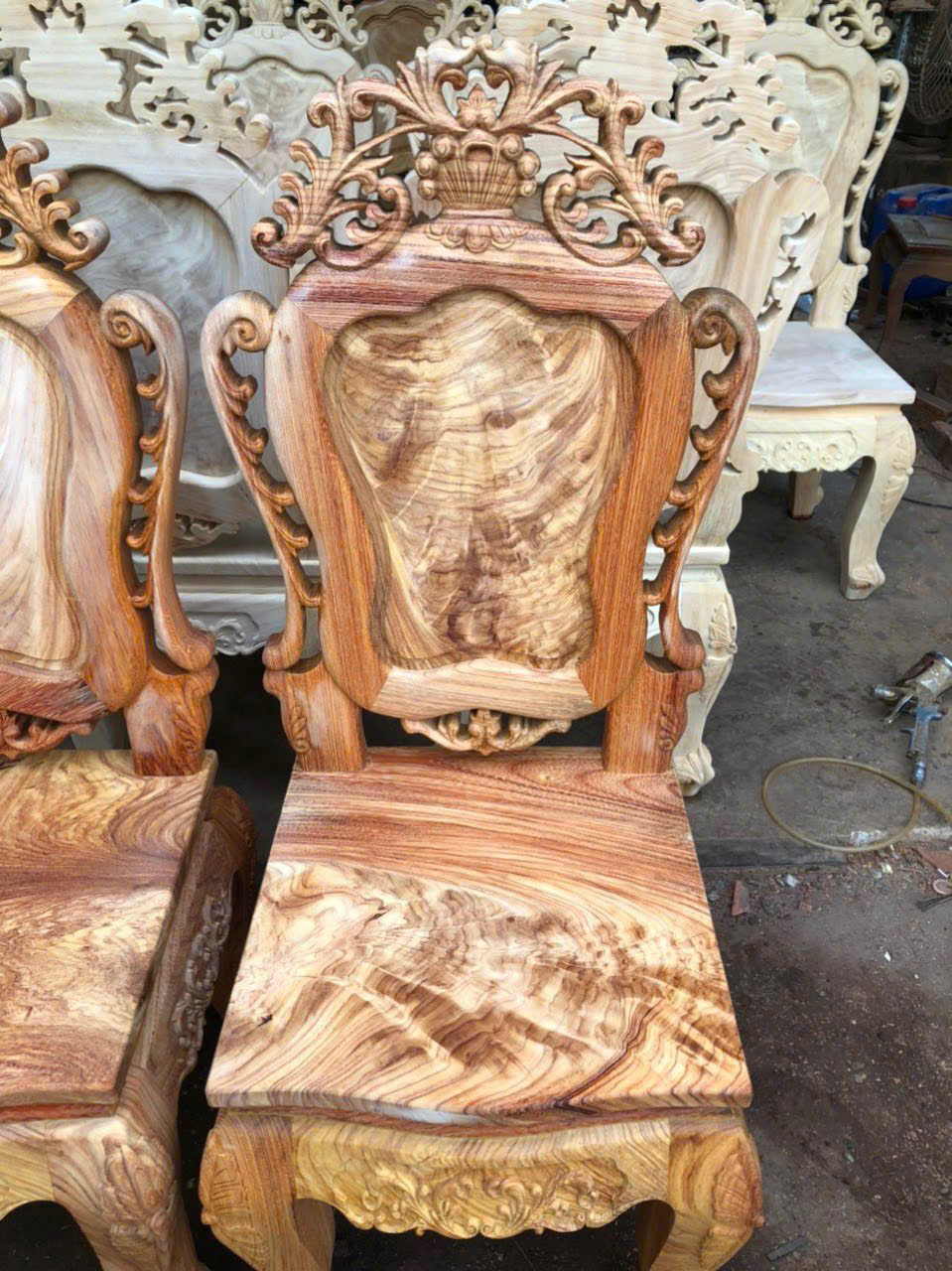 Xưởng Đồ Gỗ Thủ Đức: Chuyên Bàn Ghế, Tủ Thờ, Giường Gỗ Đẹp Tại Cầu Xây